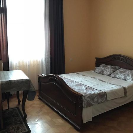 Temo'S Guesthouse Сарпи Экстерьер фото