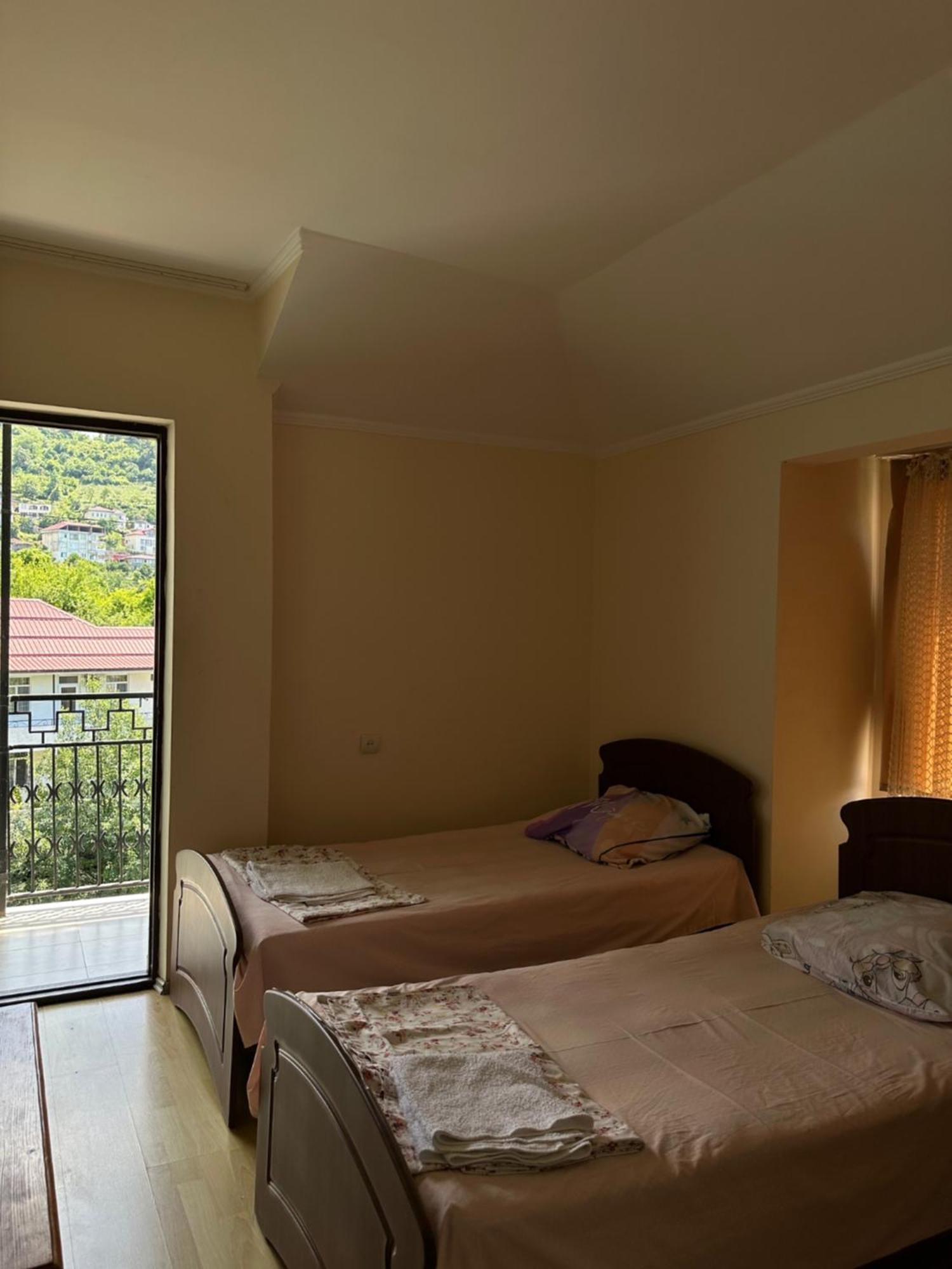 Temo'S Guesthouse Сарпи Экстерьер фото