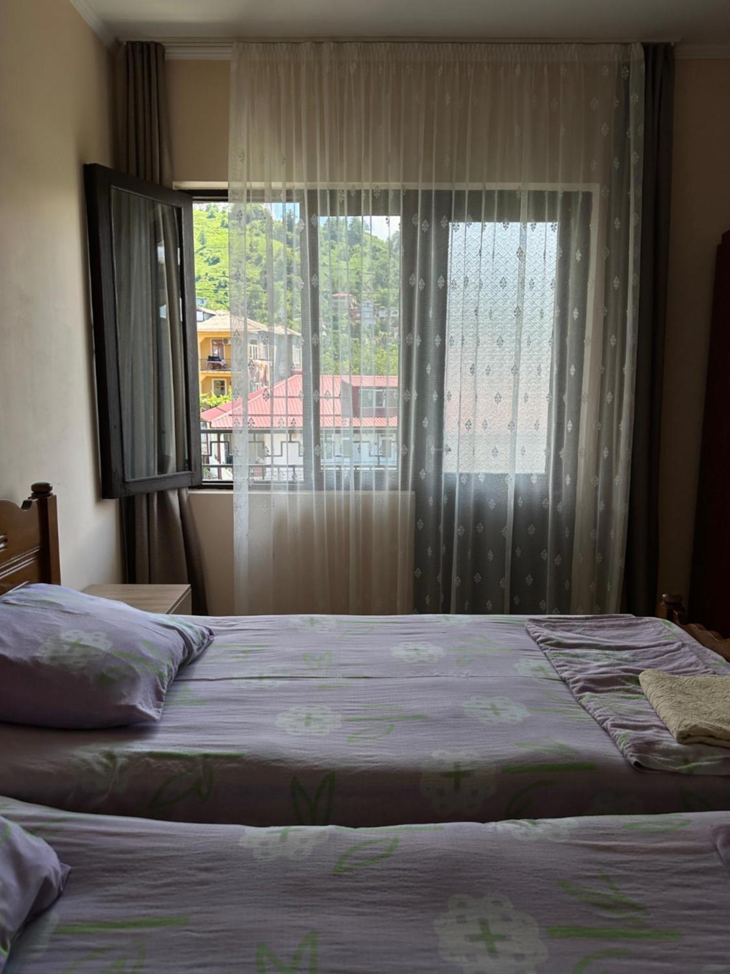 Temo'S Guesthouse Сарпи Экстерьер фото